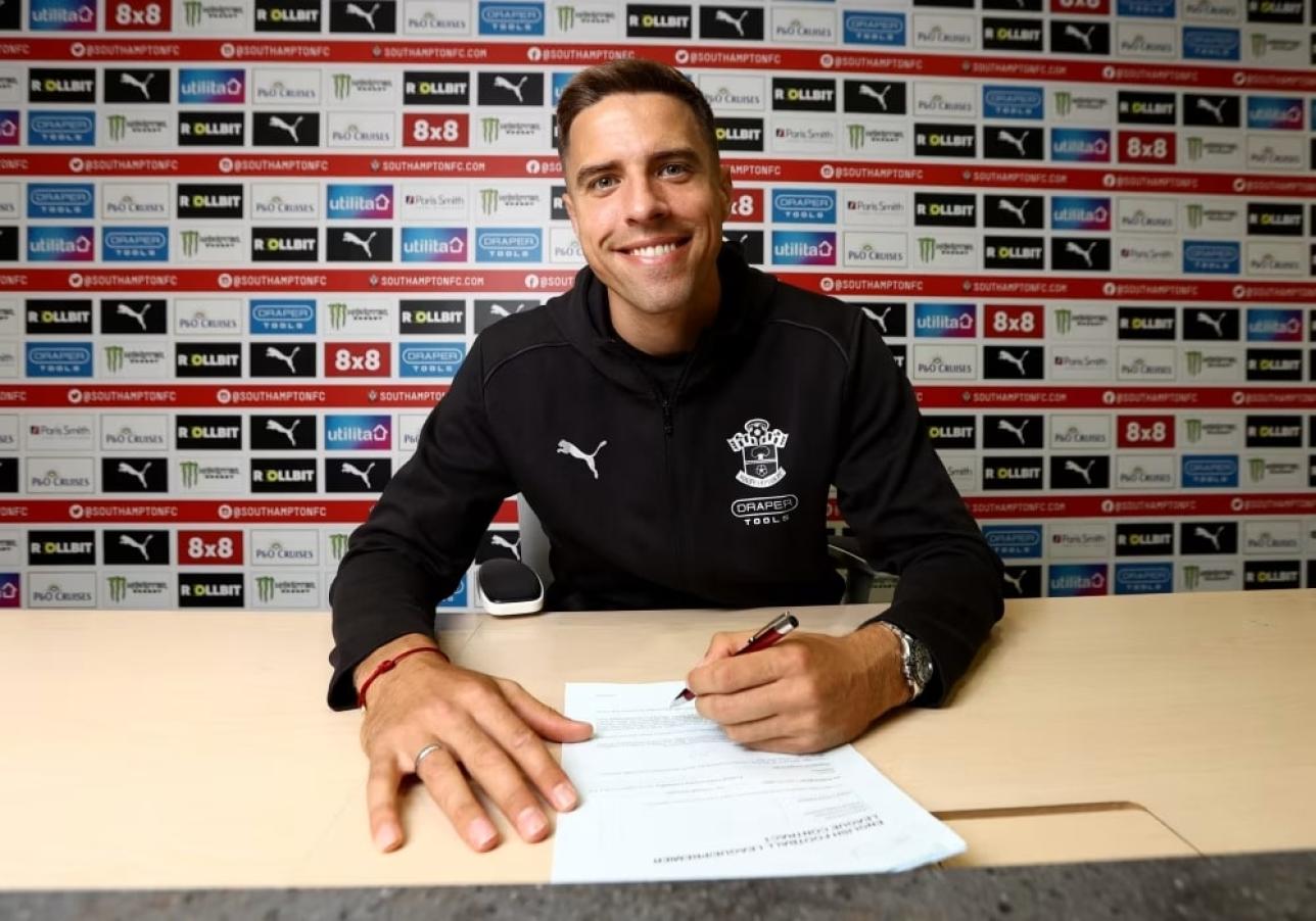 Jan Bednarek z nowym kontraktem